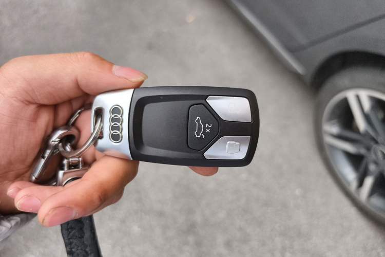 Used Audi A4L 2022 40 TFSI Fashion Dynamic Model Vehicle Key