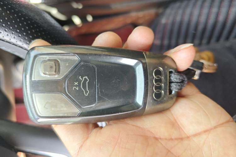 Used Audi A4L 2022 40 TFSI Luxury Dynamic Model Vehicle Key