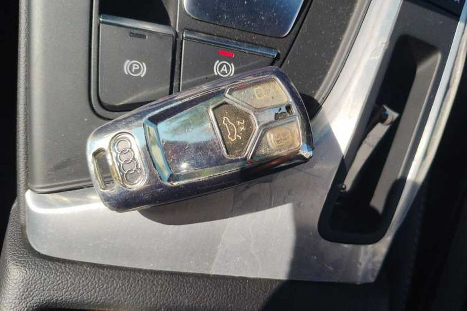 Used Audi A4L 2022 40 TFSI Fashion Dynamic Model Vehicle Key