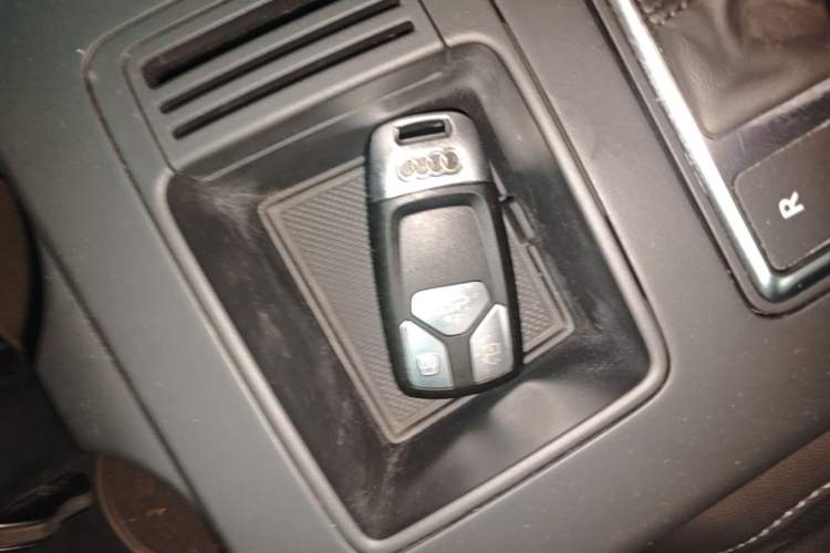 Used Audi A4L 2022 40 TFSI Luxury Dynamic Model Vehicle Key