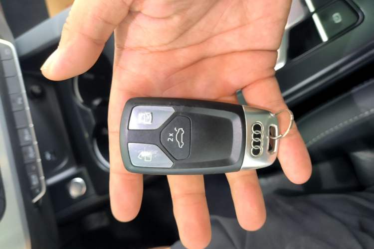 Used Audi A4L 2022 40 TFSI Fashion Dynamic Model Vehicle Key