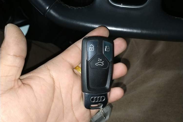 Used Audi A4L 2022 40 TFSI Luxury Dynamic Model Vehicle Key
