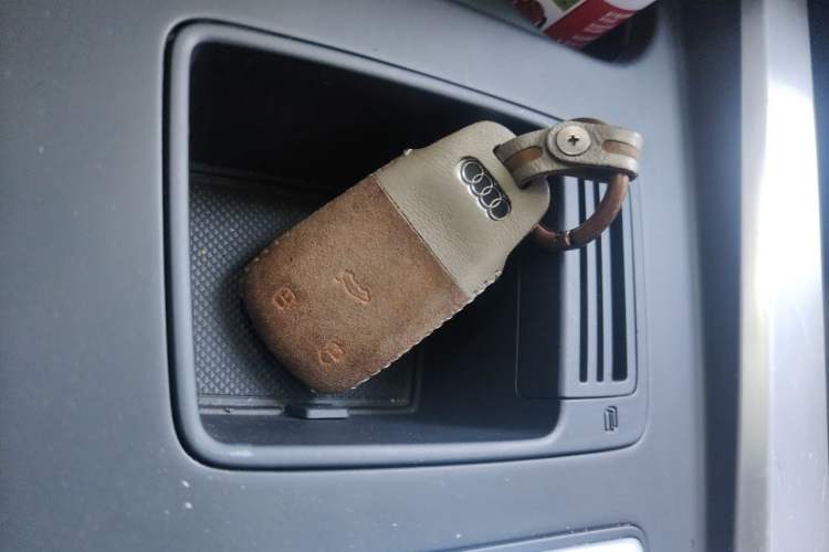 Used Audi A4L 2022 40 TFSI Luxury Dynamic Model Vehicle Key
