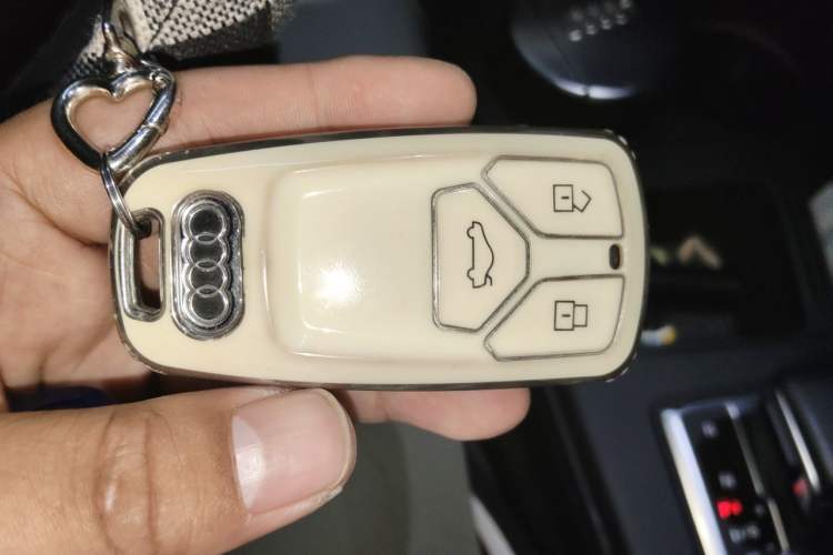 Used Audi A4L 2022 40 TFSI Fashion Dynamic Model Vehicle Key