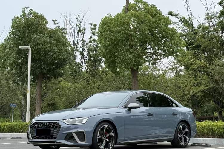 Used Audi A4L 2022 40 TFSI quattro RS Performance Package Guazi used car, China used car export, Used car for sale, Used Audi cars, Cheapest cars for sale