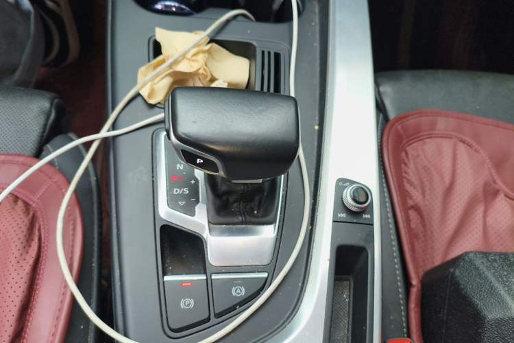 Used Audi A4L 2022 40 TFSI Fashion Dynamic Model Gear Lever