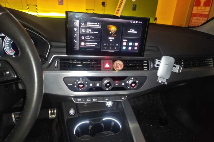 Used Audi A4L 2022 40 TFSI Fashion Dynamic Model Audio And AC Panel