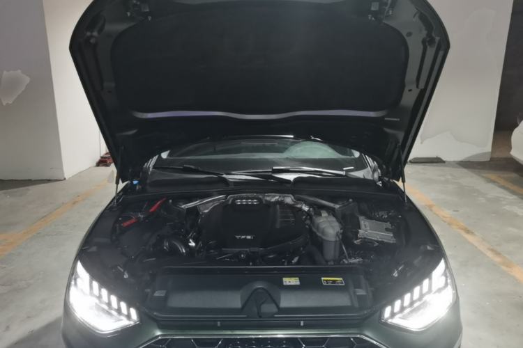 Used Audi A4L 2022 40 TFSI Fashion Dynamic Model Engine Bay