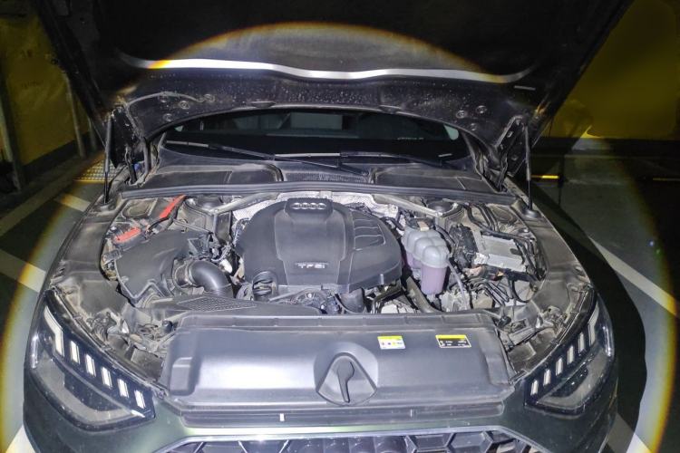 Used Audi A4L 2022 40 TFSI Fashion Dynamic Model Engine Bay
