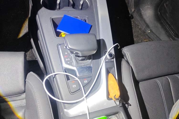 Used Audi A4L 2022 40 TFSI Fashion Dynamic Model Gear Lever