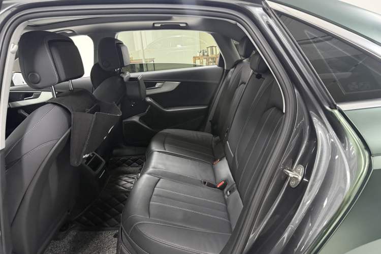 Used Audi A4L 2022 40 TFSI Fashion Dynamic Model Interior 8