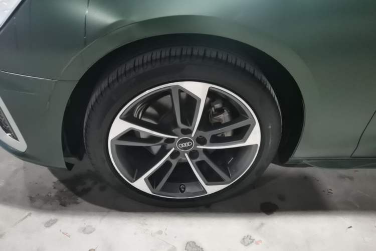 Used Audi A4L 2022 40 TFSI Fashion Dynamic Model Left Front Wheel Hub