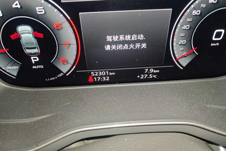 Used Audi A4L 2022 40 TFSI Fashion Dynamic Model Odometer Close Up