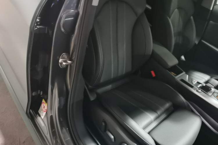 Used Audi A4L 2022 40 TFSI Fashion Dynamic Model Right Front Seat