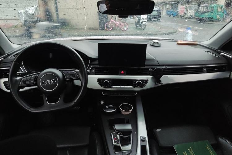 Used Audi A4L 2022 40 TFSI Luxury Dynamic Model Interior 2