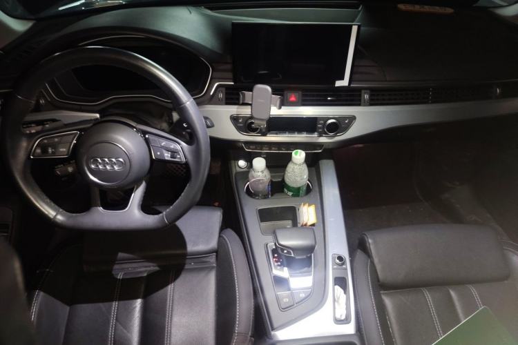 Used Audi A4L 2022 40 TFSI Luxury Dynamic Model Center Console