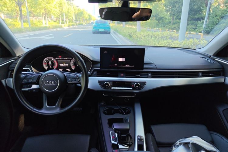 Used Audi A4L 2022 40 TFSI Fashion Dynamic Model Center Console