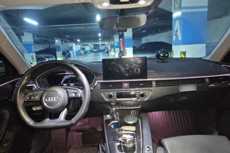 Used Audi A4L 2022 40 TFSI Luxury Dynamic Model Center Console