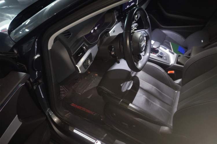 Used Audi A4L 2022 40 TFSI Luxury Dynamic Model Driver Seat