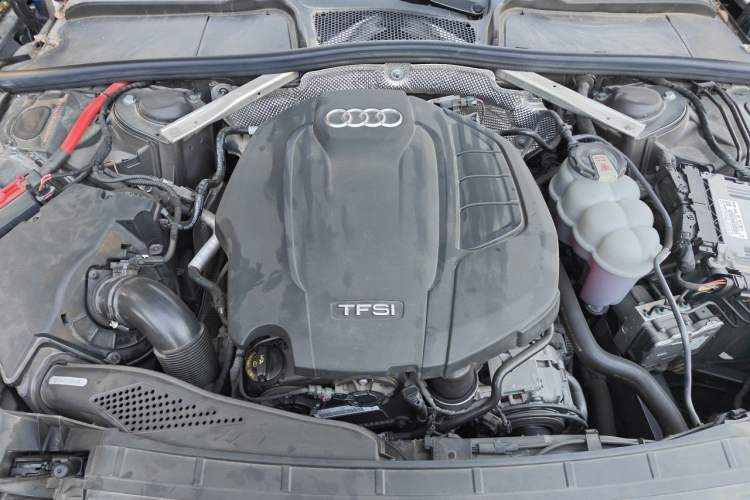 Used Audi A4L 2022 40 TFSI Fashion Dynamic Model Engine Bay
