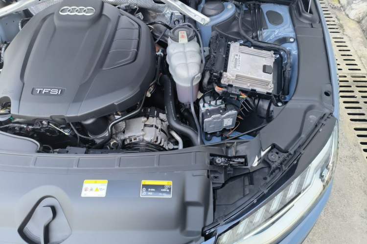 Used Audi A4L 2022 40 TFSI quattro RS Performance Package Engine Bay Left