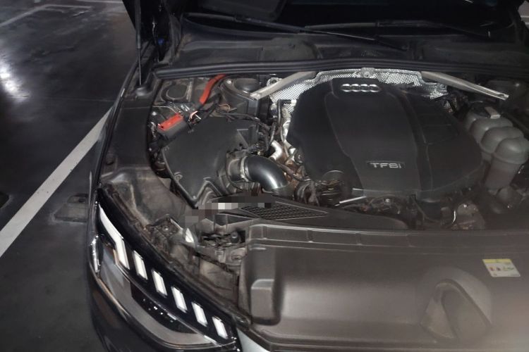 Used Audi A4L 2022 40 TFSI Luxury Dynamic Model Engine Bay Right