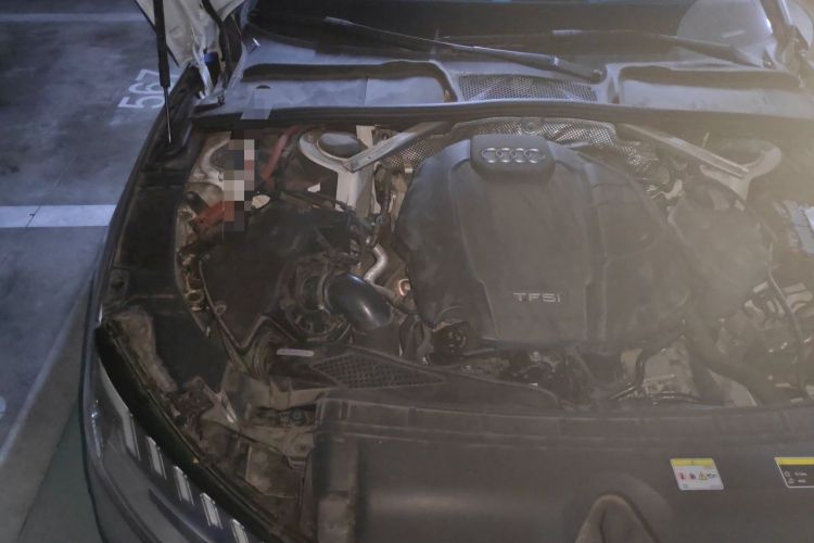 Used Audi A4L 2022 40 TFSI Luxury Dynamic Model Engine Bay Right