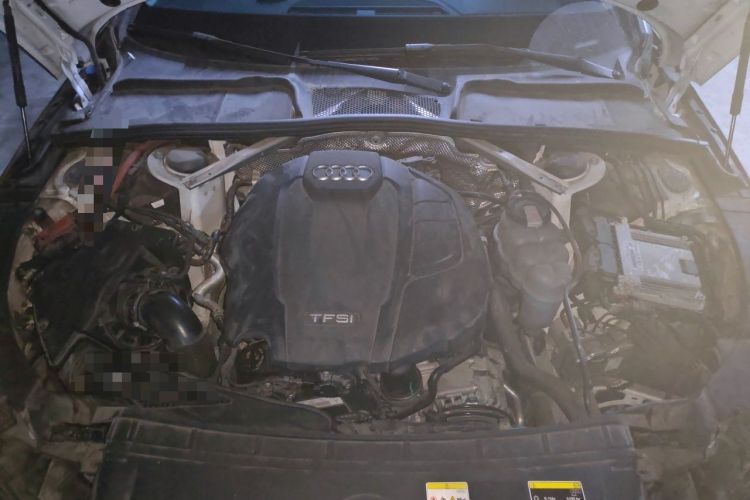 Used Audi A4L 2022 40 TFSI Luxury Dynamic Model Engine Bay