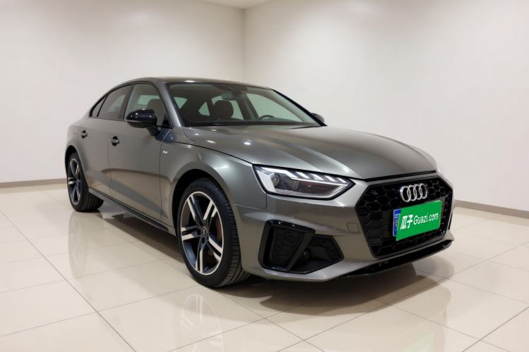 Used Audi A4L 2022 40 TFSI Luxury Dynamic Model Front Right 45 Deg