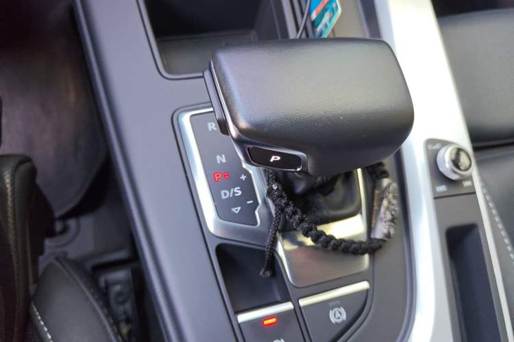 Used Audi A4L 2022 40 TFSI Fashion Dynamic Model Gear Lever
