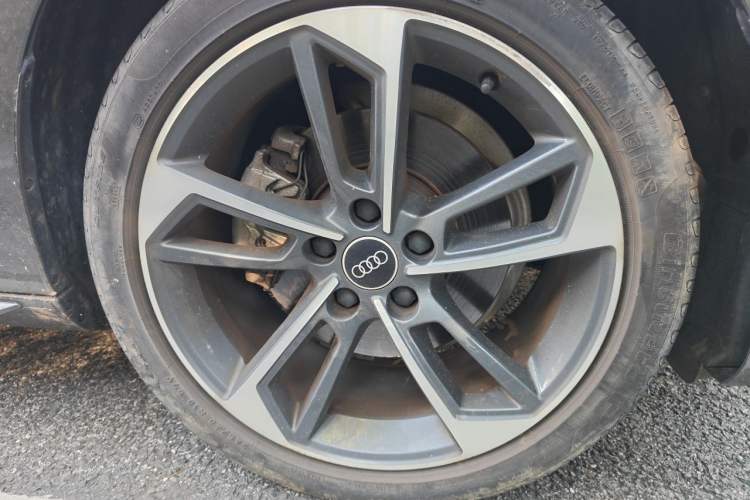 Used Audi A4L 2022 40 TFSI Fashion Dynamic Model Right Front Wheel Hub