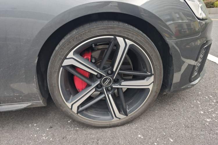 Used Audi A4L 2022 45 TFSI quattro Prestige Dynamic Edition Right Front Wheel Hub