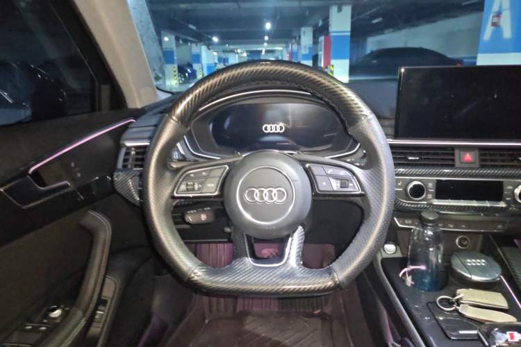 Used Audi A4L 2022 40 TFSI Luxury Dynamic Model Steering Wheel