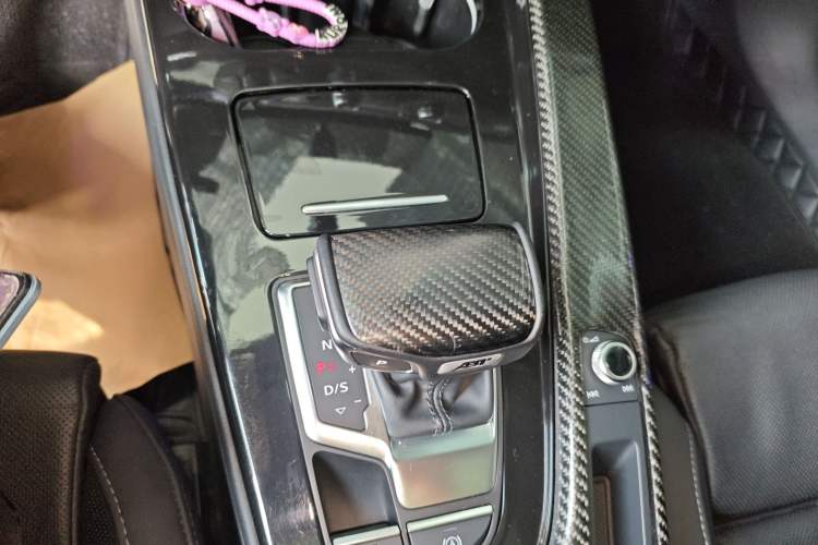 Used Audi A4L 2022 40 TFSI Fashion Dynamic Model Gear Lever