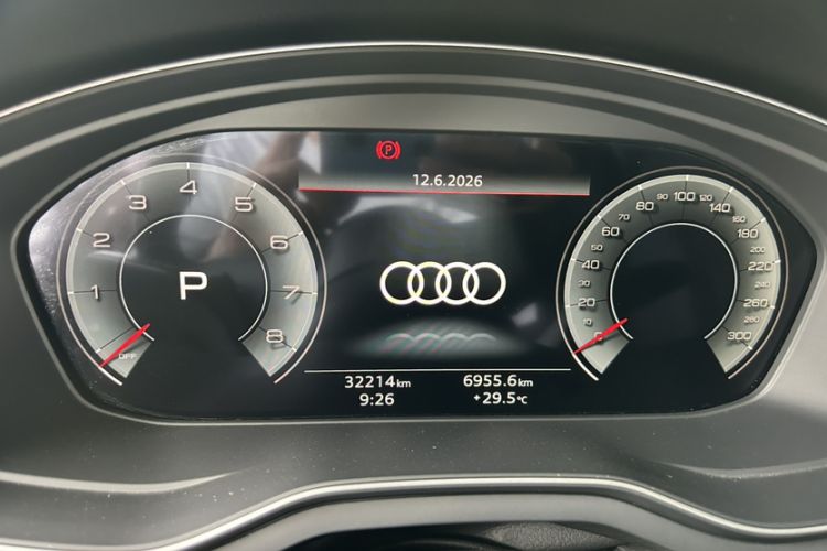 Used Audi A4L 2022 40 TFSI Fashion Dynamic Model Odometer Close Up