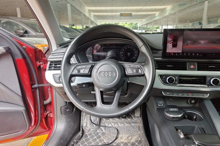 Used Audi A4L 2022 40 TFSI Luxury Dynamic Model Steering Wheel