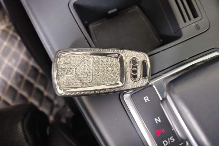 Used Audi A4L 2022 40 TFSI Luxury Dynamic Model Vehicle Key