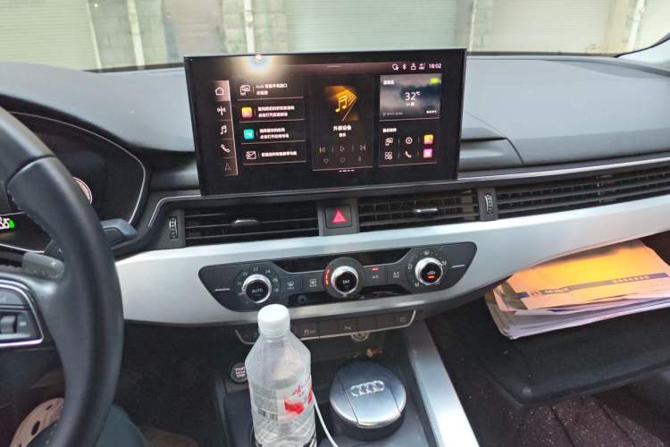 Used Audi A4L 2022 40 TFSI Fashion Dynamic Model Audio And AC Panel