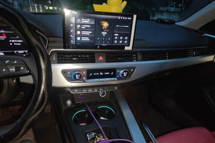Used Audi A4L 2022 40 TFSI Luxury Dynamic Model Audio And AC Panel