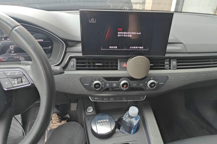 Used Audi A4L 2022 40 TFSI Stylish and Elegant Edition Audio And AC Panel