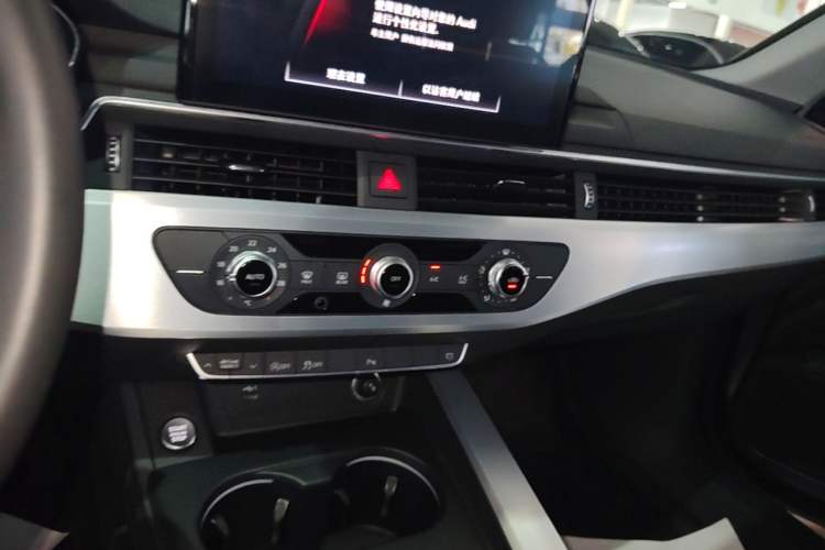 Used Audi A4L 2022 40 TFSI Fashion Dynamic Model Audio And AC Panel