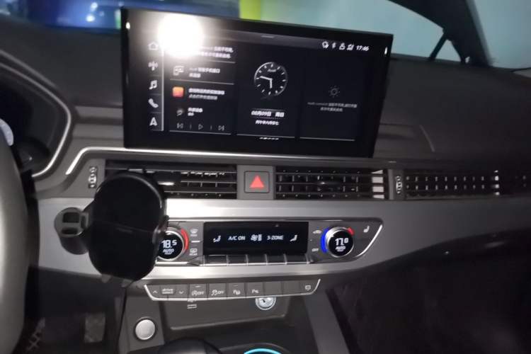 Used Audi A4L 2022 40 TFSI Luxury Dynamic Model Audio And AC Panel