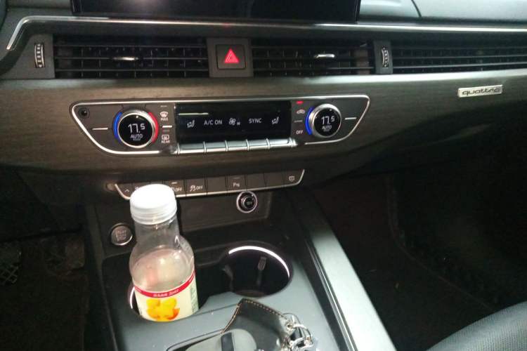 Used Audi A4L 2022 40 TFSI Fashion Dynamic Model Audio And AC Panel