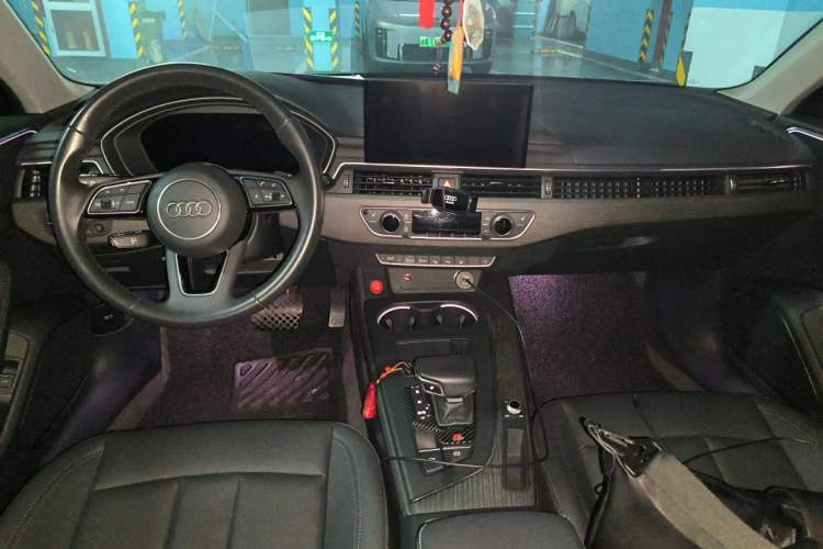 Used Audi A4L 2022 40 TFSI Luxury Prestige Edition Center Console