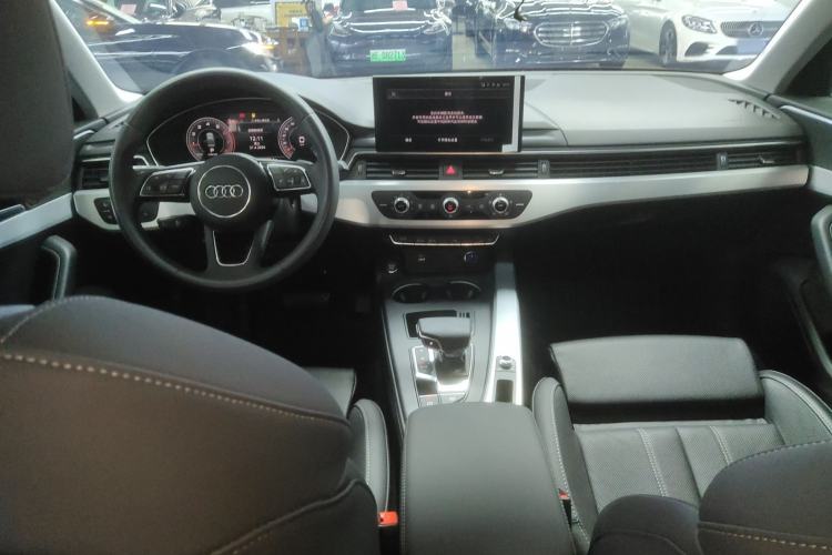 Used Audi A4L 2022 40 TFSI Fashion Dynamic Model Center Console