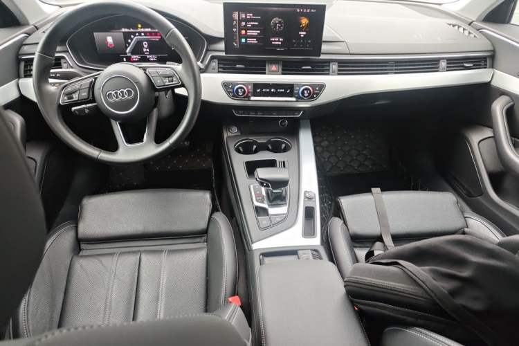 Used Audi A4L 2022 40 TFSI Fashion Dynamic Model Center Console