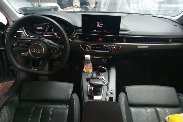 Used Audi A4L 2022 40 TFSI Fashion Dynamic Model Center Console