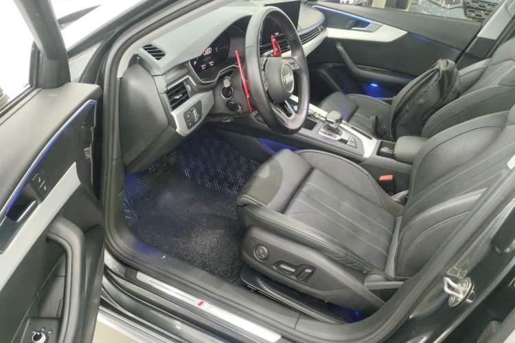 Used Audi A4L 2022 40 TFSI Fashion Dynamic Model Driver Seat