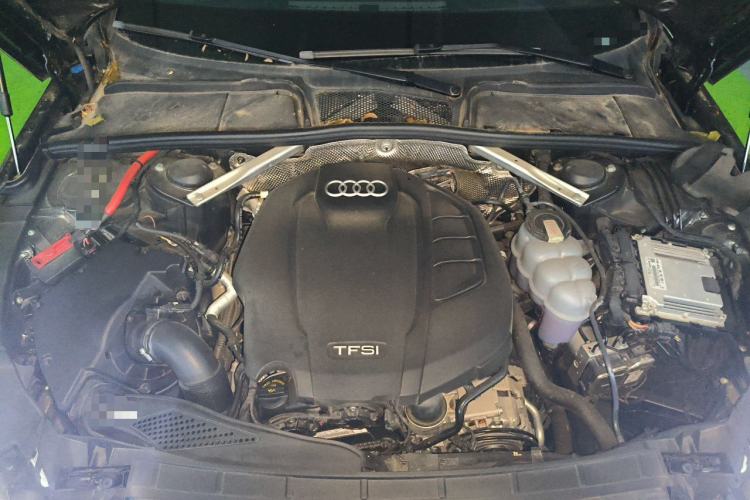 Used Audi A4L 2022 40 TFSI Fashion Dynamic Model Engine Bay