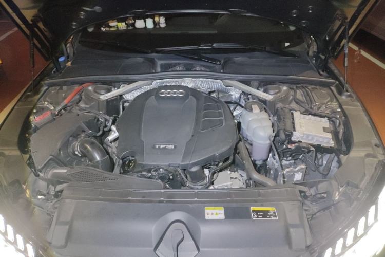Used Audi A4L 2022 40 TFSI Fashion Dynamic Model Engine Bay